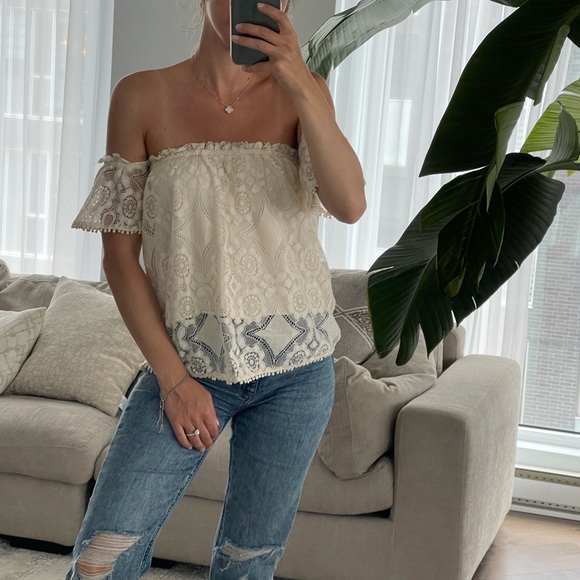 Heartloom lace off shoulder top - Picture 3 of 7